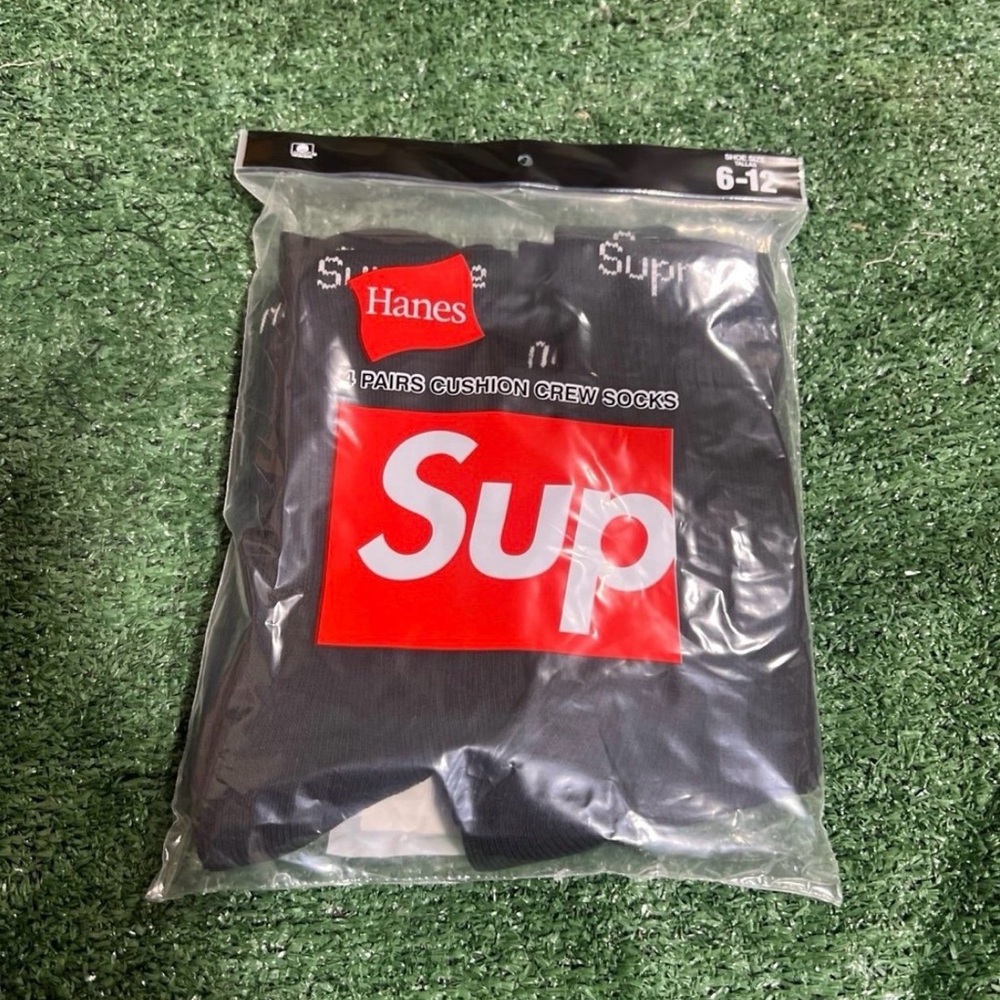 Hanes x Supreme Black Cushion Crew Socks - Red Logo